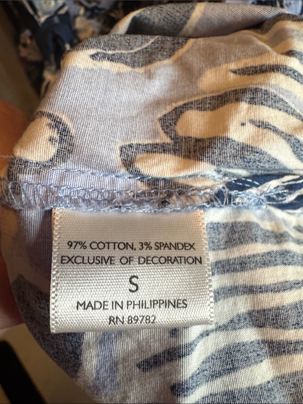 Natori Off Shoulder Blouse - Picture 8 of 9
